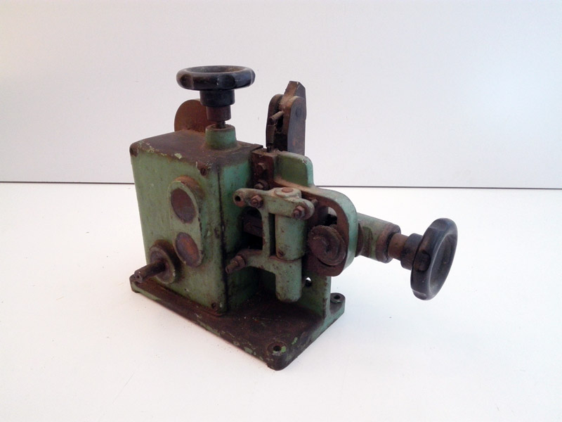 maquina industrial mecanizacion metal 27.7x35.5x13.5-19.5 1u